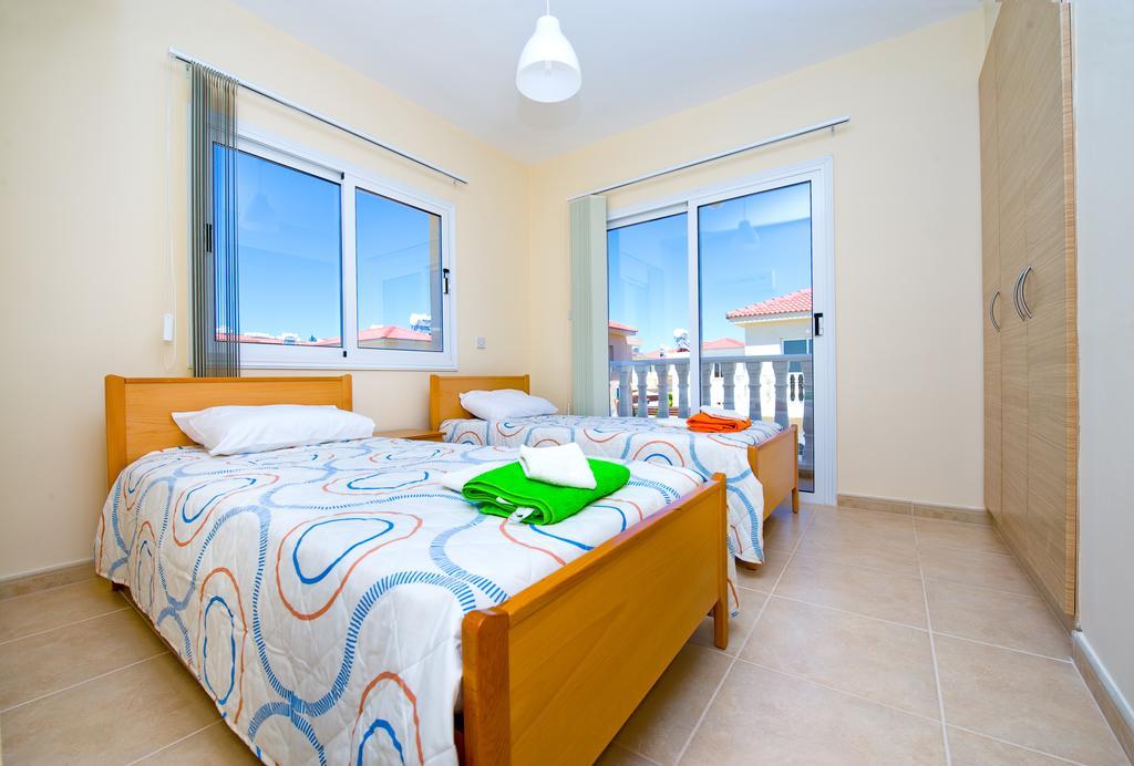 Villa Agnes Ayia Napa Bagian luar foto